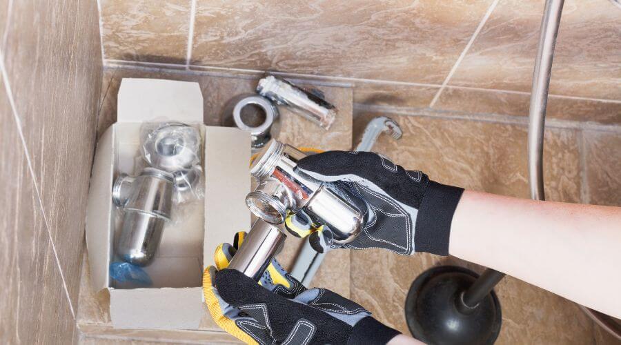 Professional gutter cleaning in Paris, ME